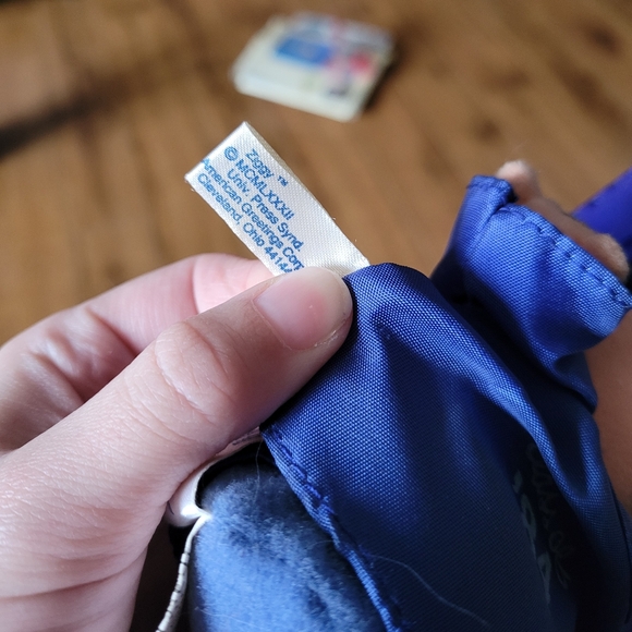 Class of '84 Ziggy Graduation Plush - Picture 6 of 8